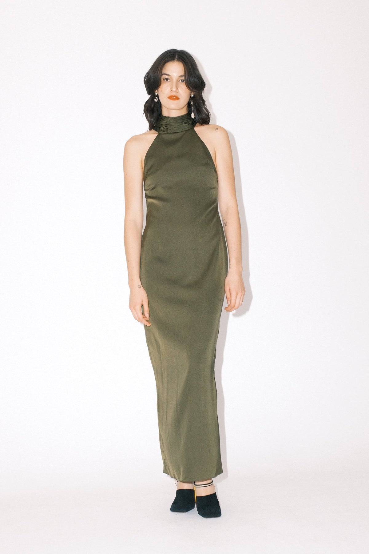 Silk Olive Green Halter Dress VESTIDO Silk Olive Green Halter Dress VESTIDO
