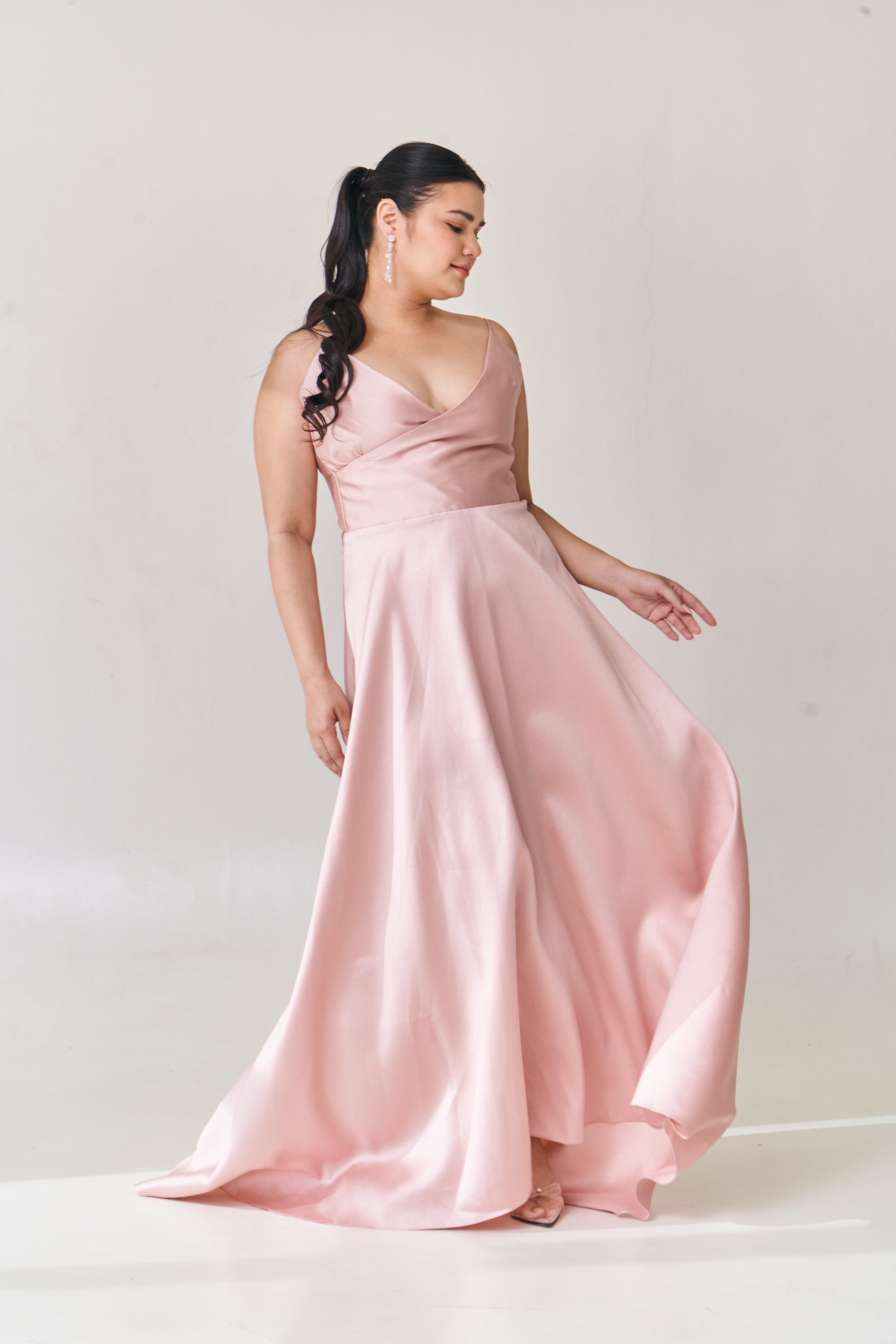 Pale Pink V-Neck Sleeveless Dress