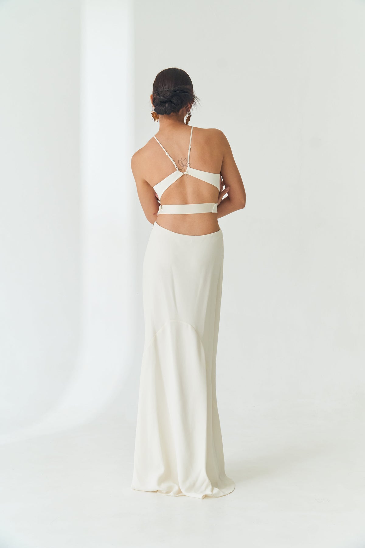 Cut Out White Dress – VESTIDO